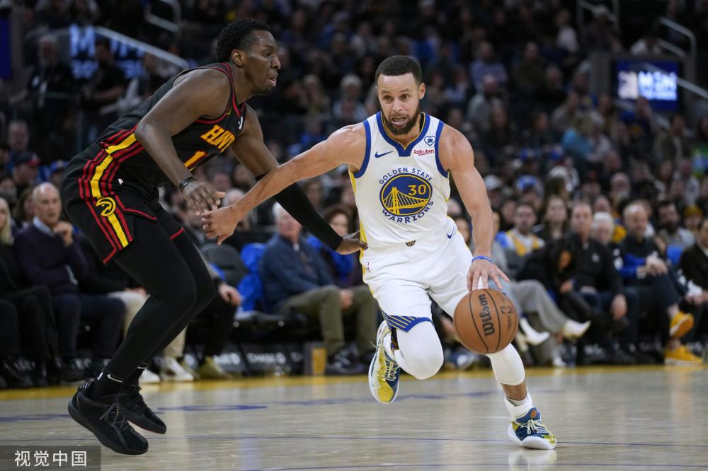 聚光灯后都 聚光灯后都